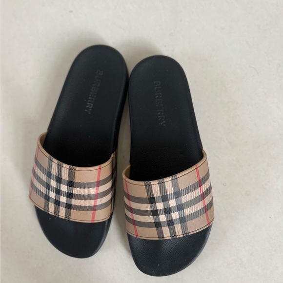 Fairly new Burberry slides - Picture 1 of 1